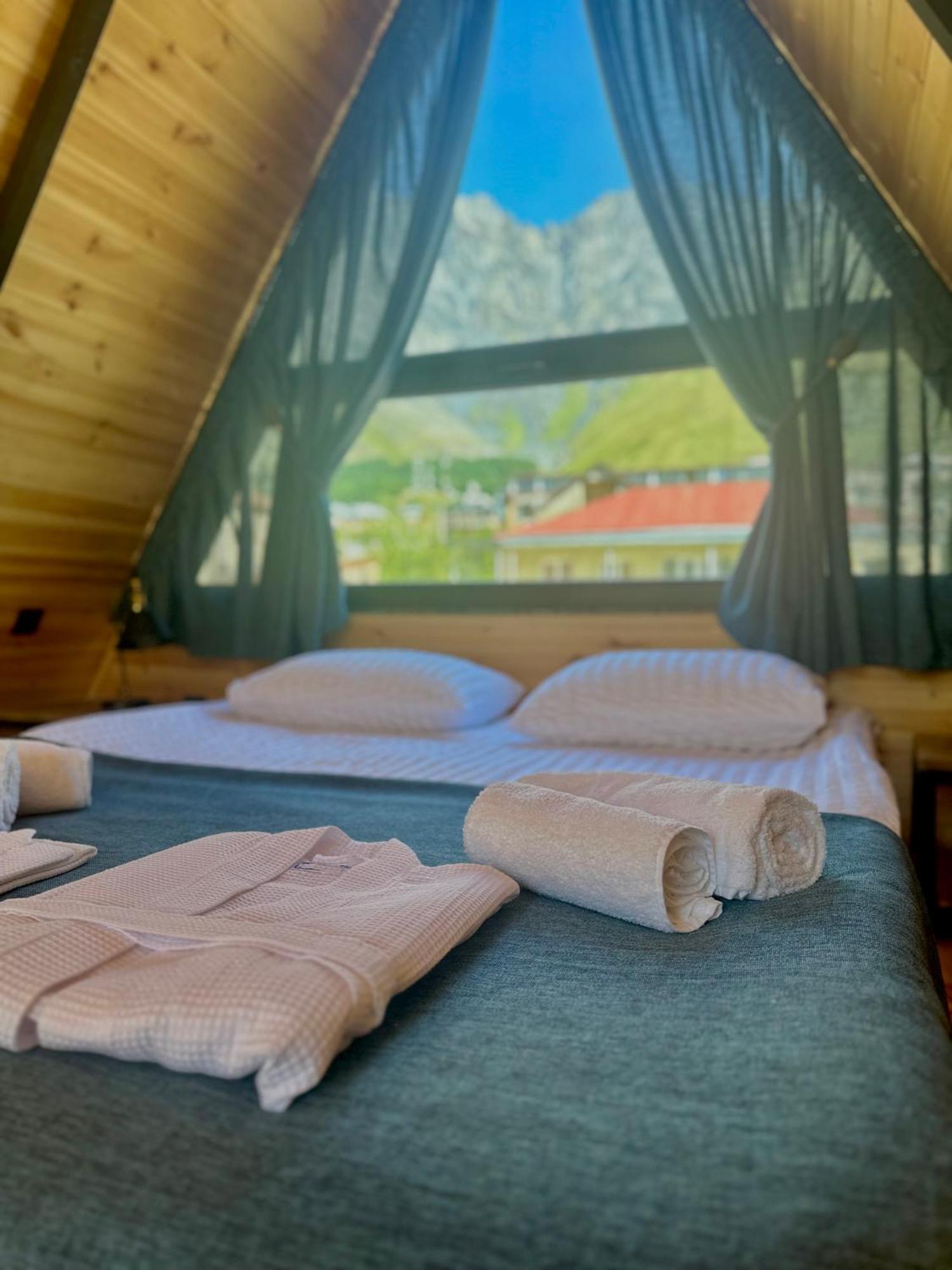 Edelweiss Cottage Kazbegi Eksteriør billede