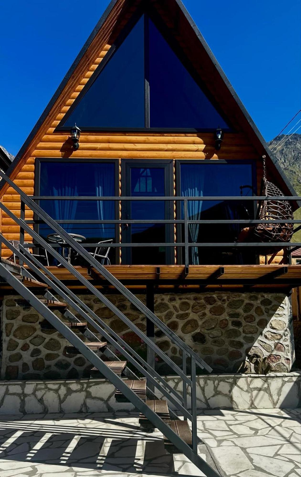 Edelweiss Cottage Kazbegi Eksteriør billede